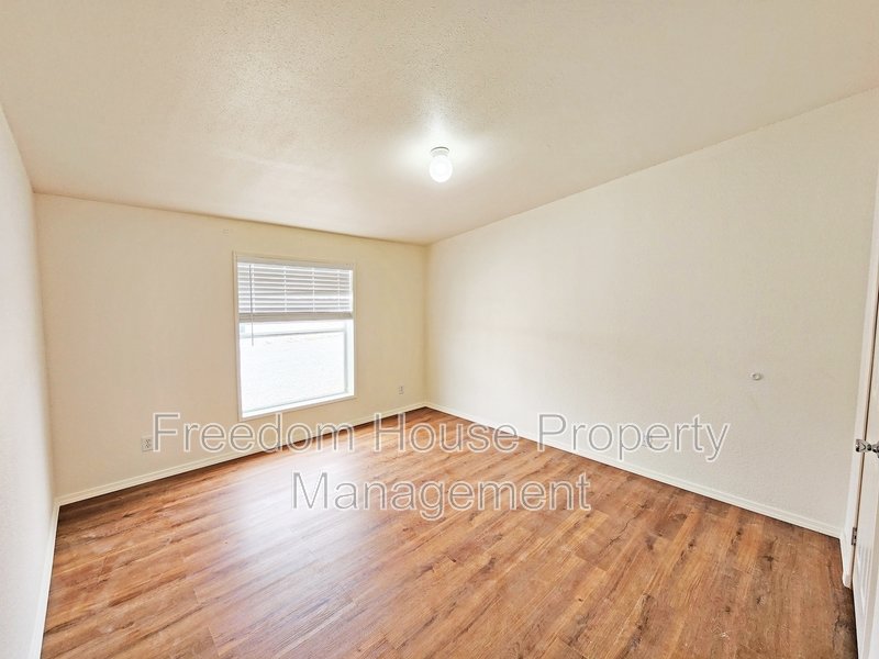 5220 Jerry Avenue property image