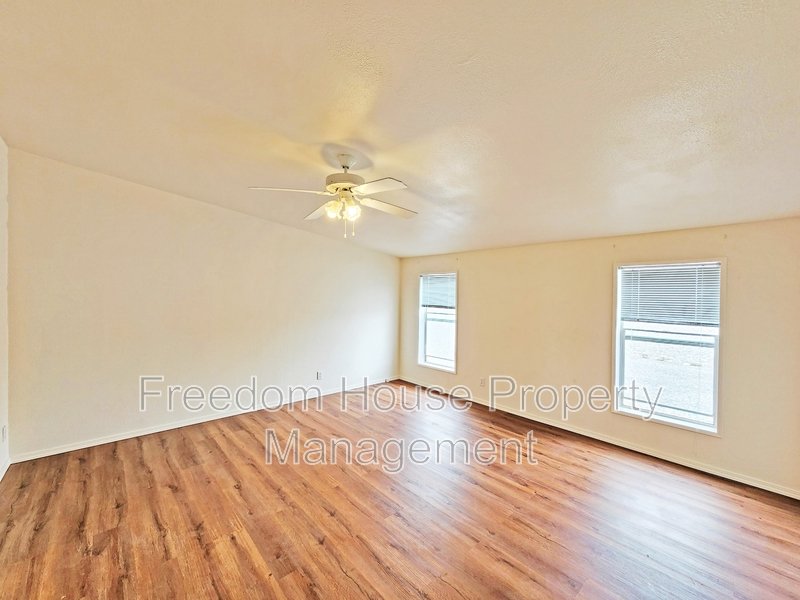 5220 Jerry Avenue property image