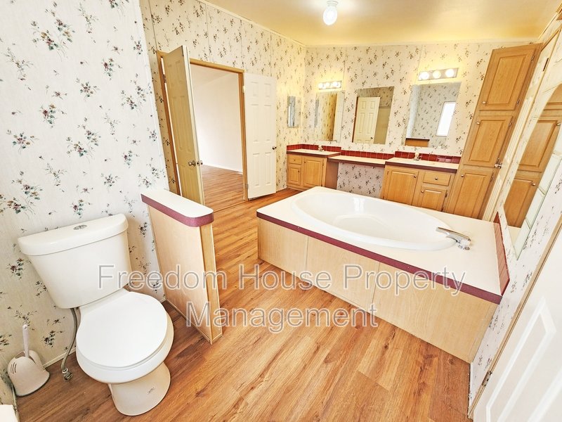 5220 Jerry Avenue property image