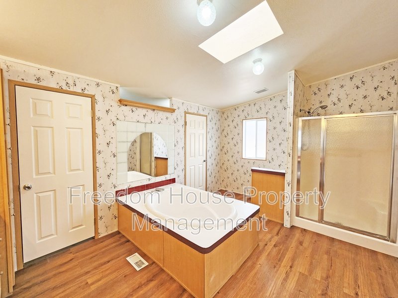 5220 Jerry Avenue property image