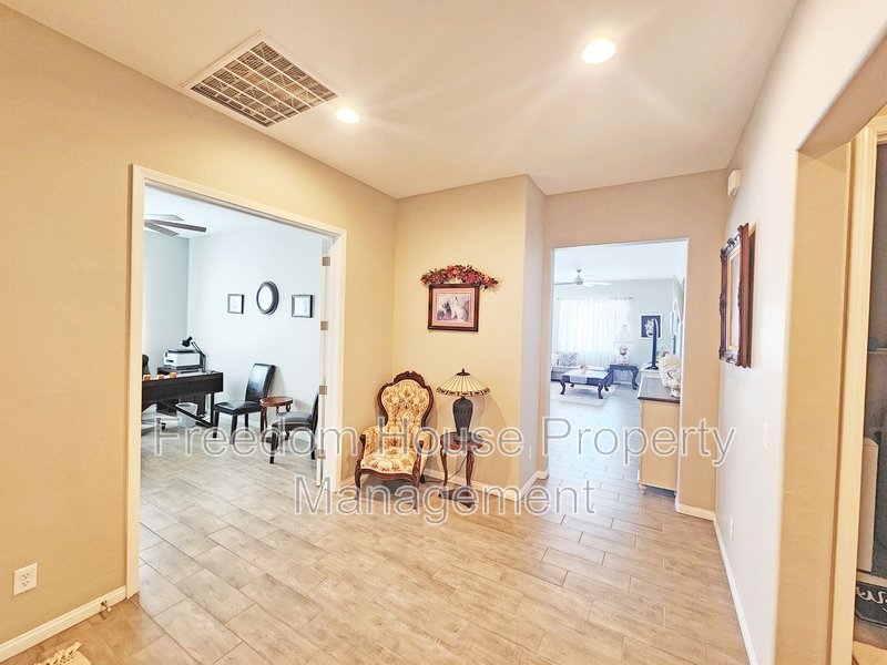 4901 Fairwood Court property image
