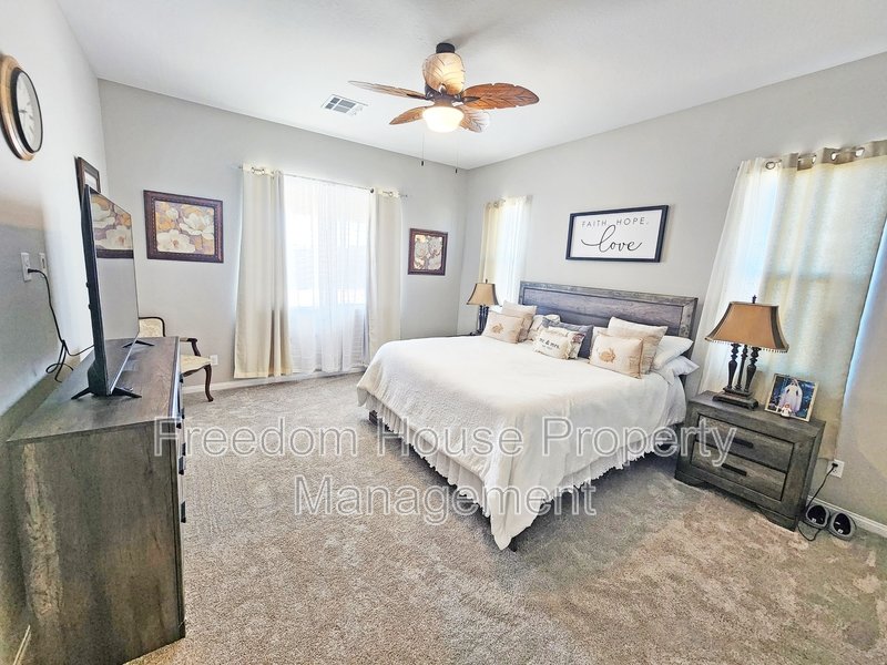 4901 Fairwood Court property image