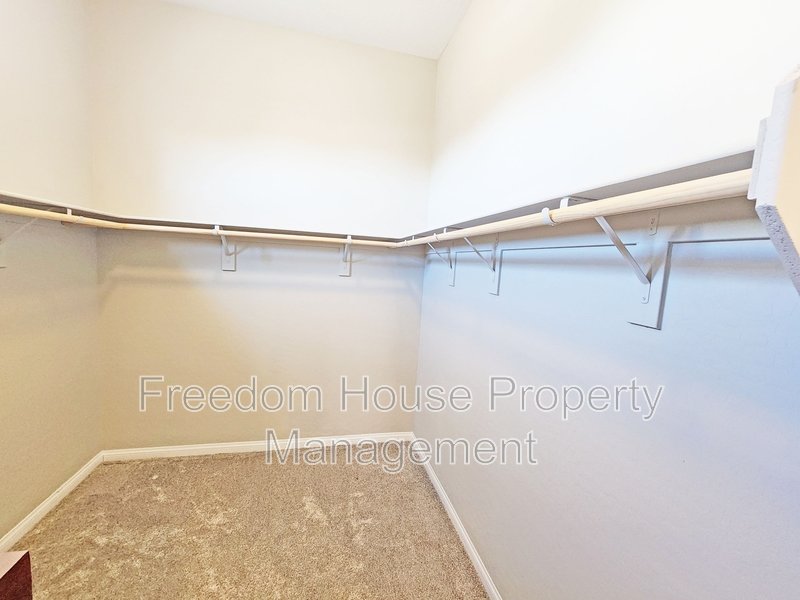 4901 Fairwood Court property image