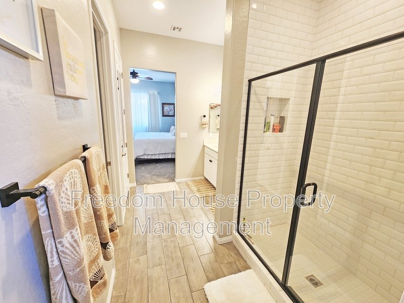 4901 Fairwood Court property image