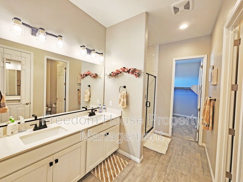 4901 Fairwood Court property image