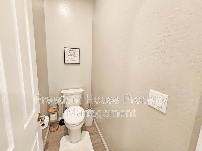 4901 Fairwood Court property image