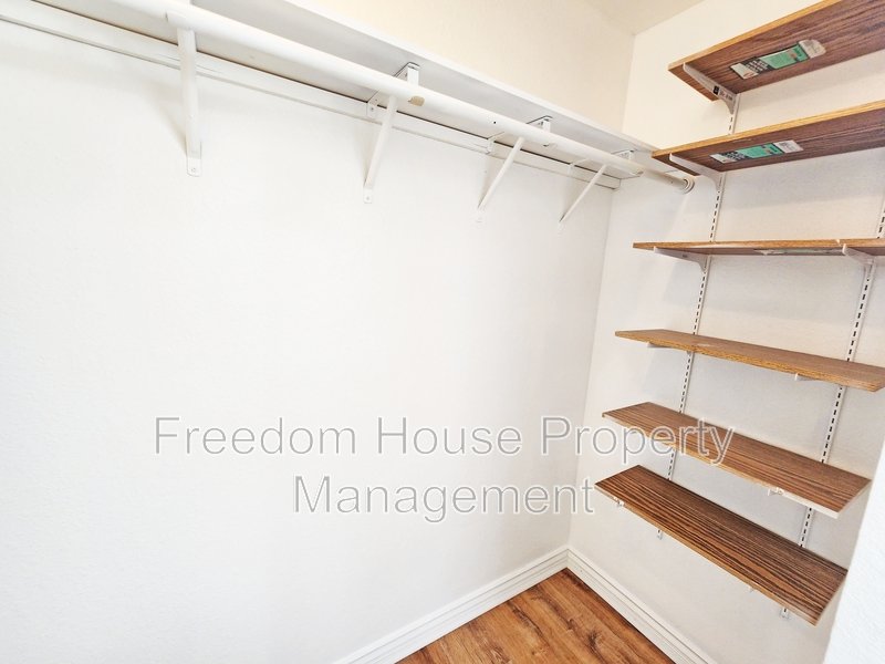 5945 Badlands Lane property image