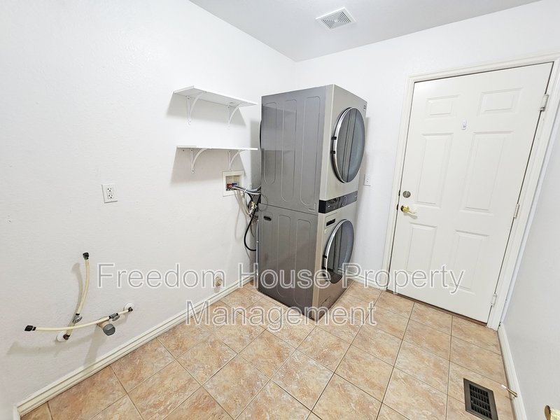 5945 Badlands Lane property image