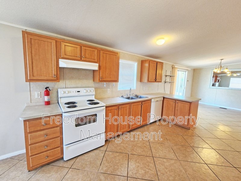 6060 Superior Lane property image