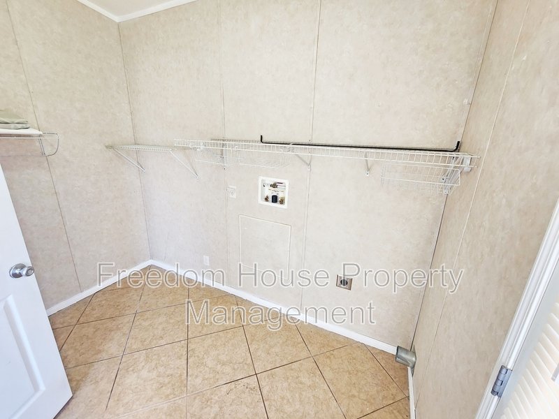 6060 Superior Lane property image