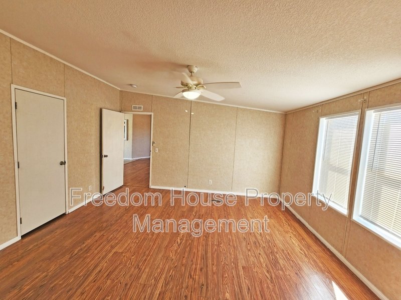 6060 Superior Lane property image
