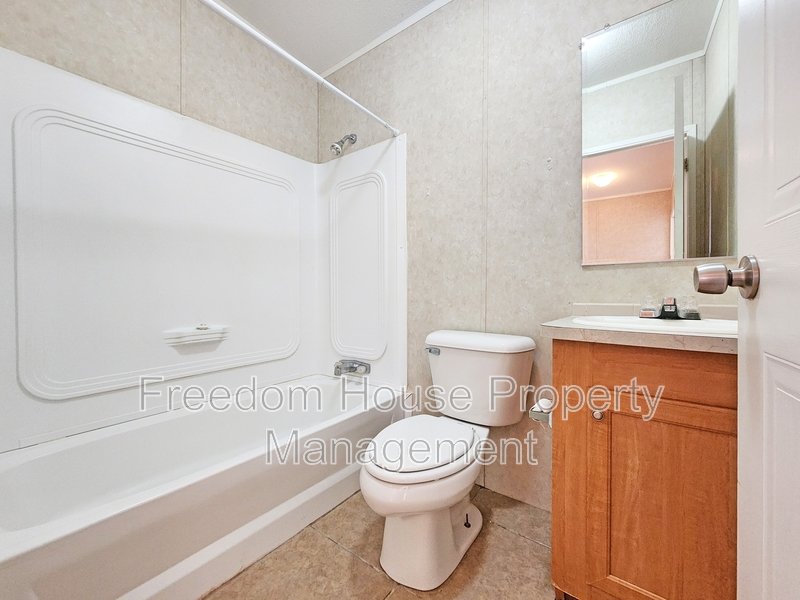 6060 Superior Lane property image