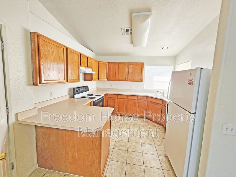 2321 East Calvada Boulevard #3 NO DOGS property image