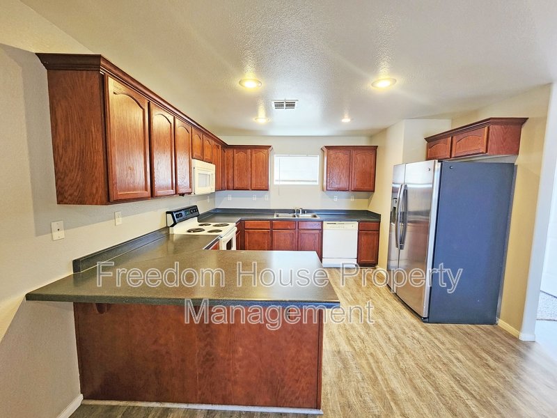 200 Mount Charleston Drive - 3 property image