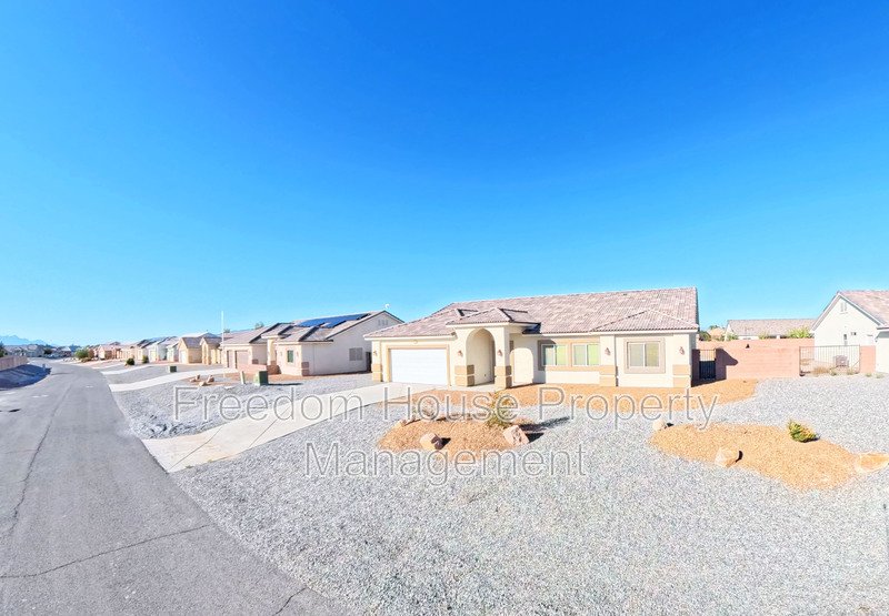 4920 Honey Locust Drive property image