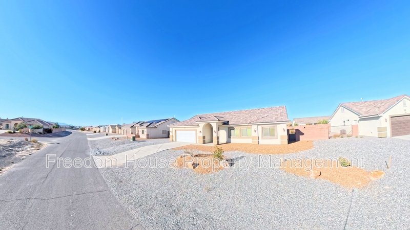 4920 Honey Locust Drive property image