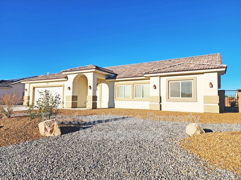 4920 Honey Locust Drive property image