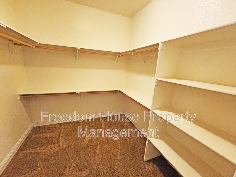 4920 Honey Locust Drive property image