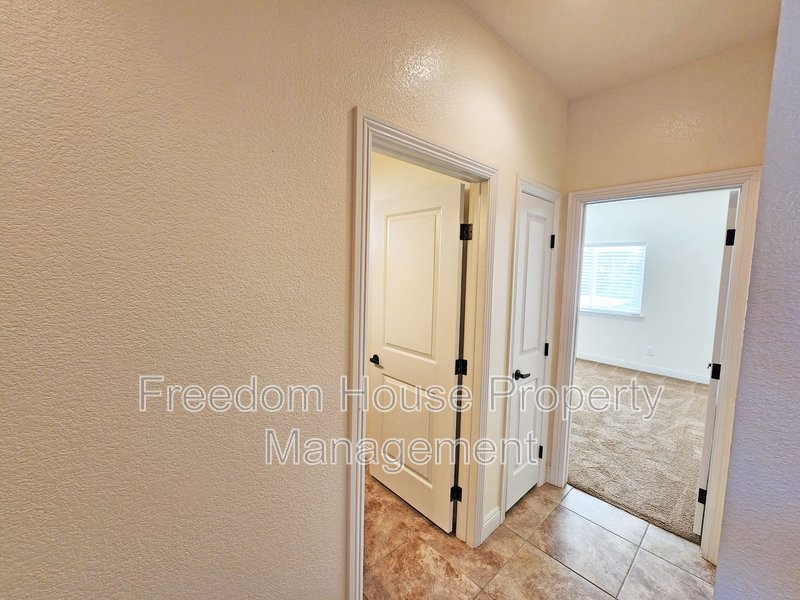 4920 Honey Locust Drive property image