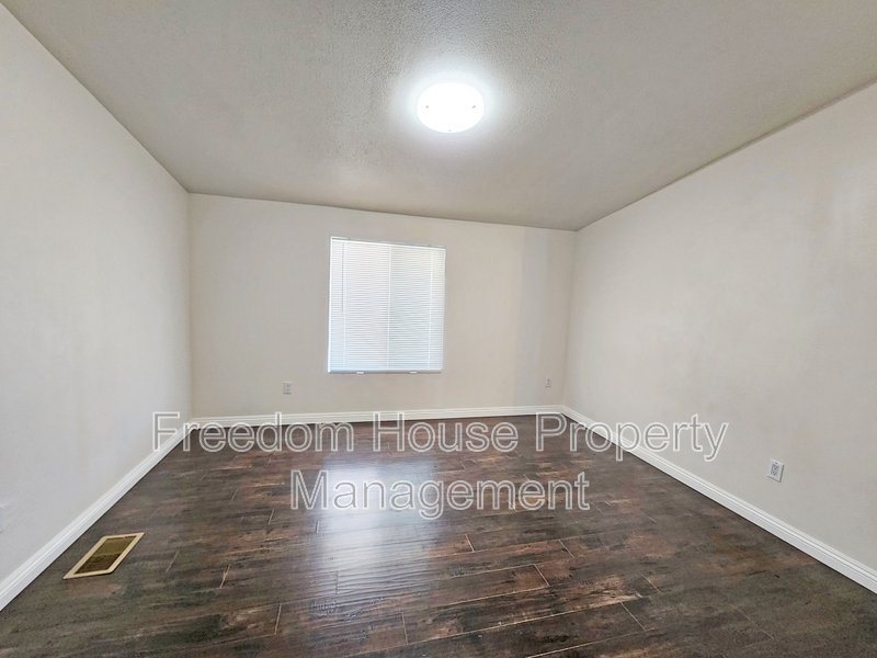 1270 Landmark Avenue property image