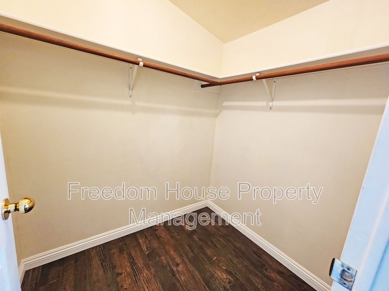 1270 Landmark Avenue property image