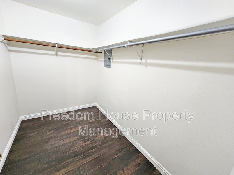 1270 Landmark Avenue property image