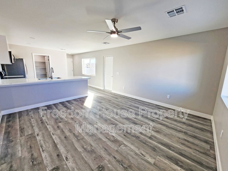 581 Valiant Avenue property image