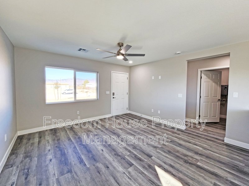 581 Valiant Avenue property image