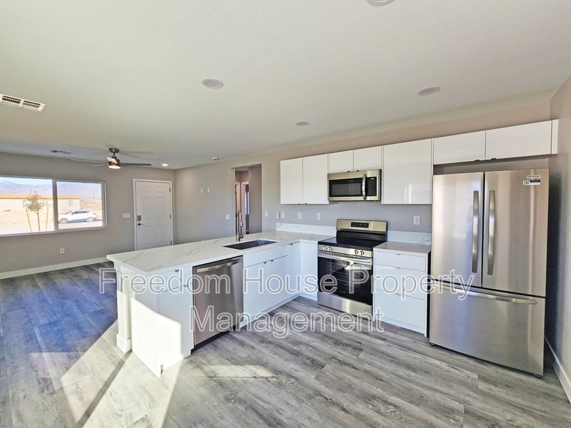 581 Valiant Avenue property image