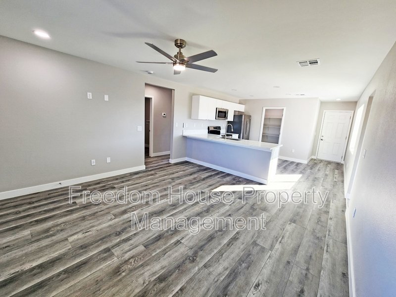 581 Valiant Avenue property image