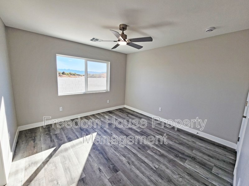 581 Valiant Avenue property image