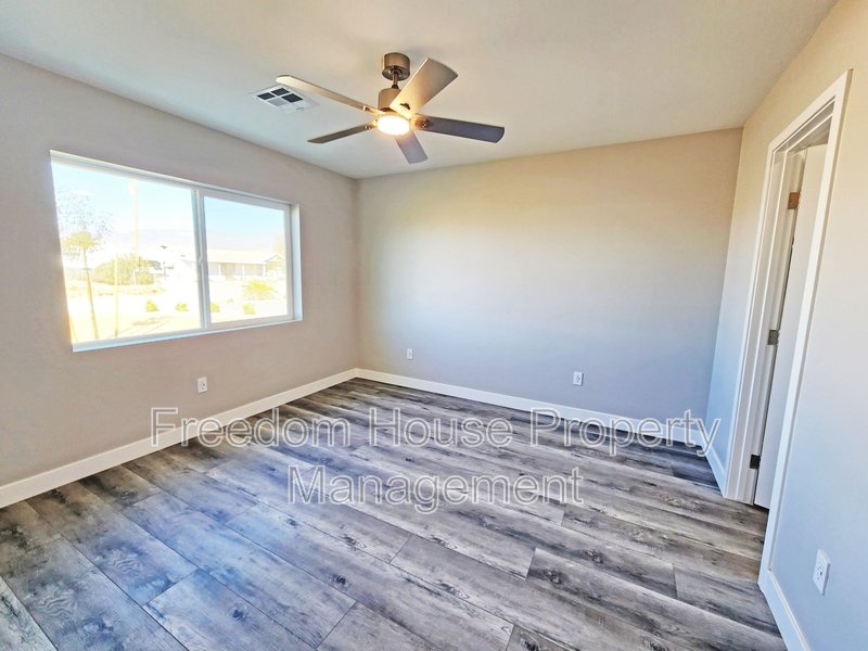 581 Valiant Avenue property image