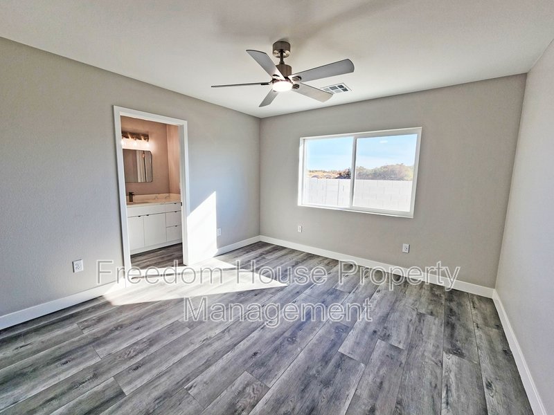 581 Valiant Avenue property image