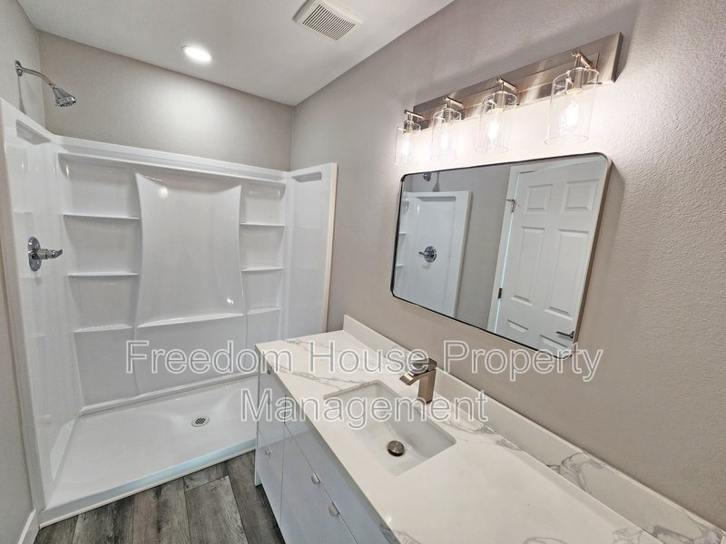 581 Valiant Avenue property image