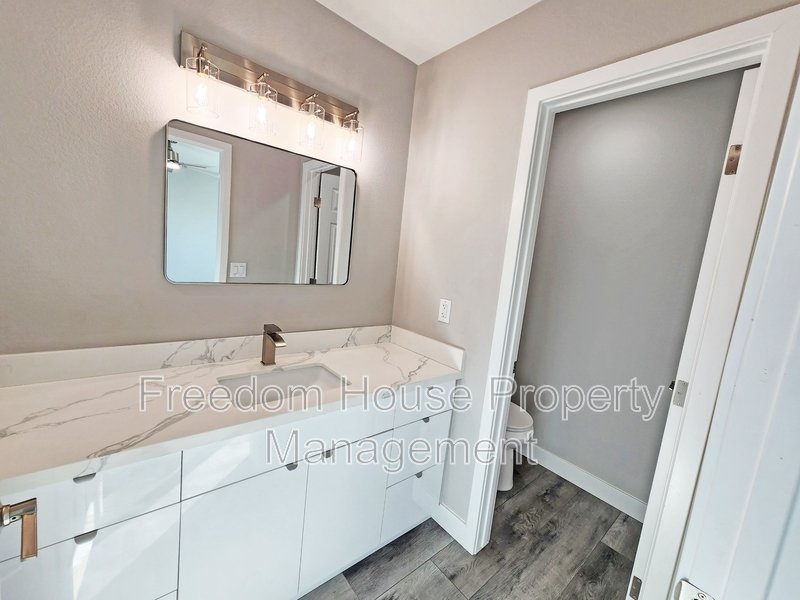 581 Valiant Avenue property image