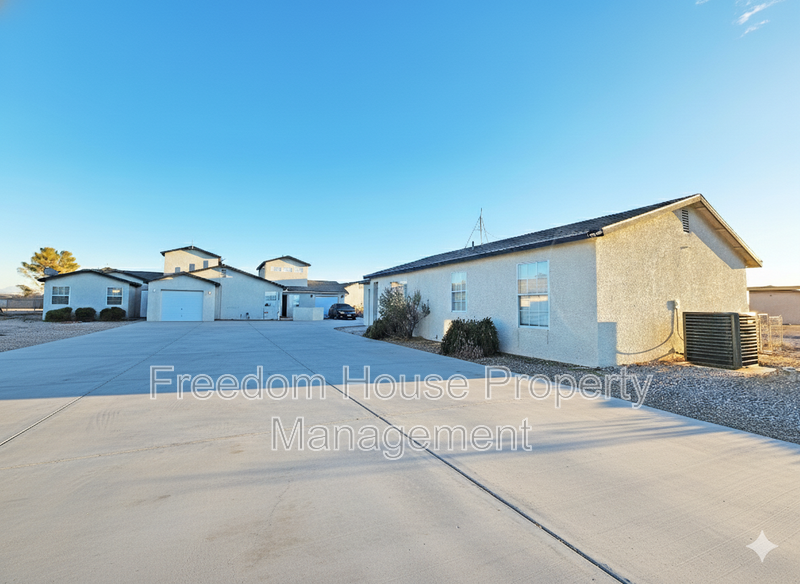 1381 Ogallala D property image