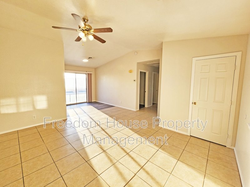 1381 Ogallala D property image