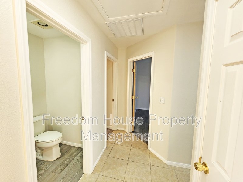 1381 Ogallala D property image