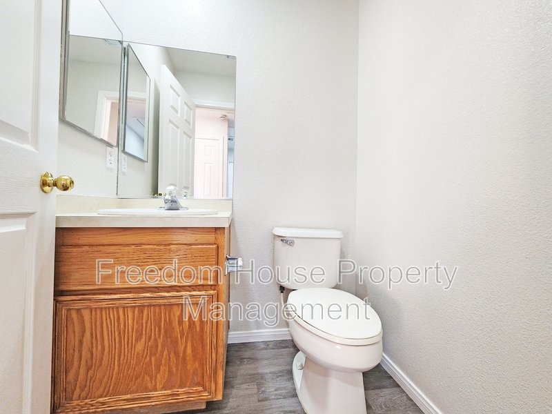 1381 Ogallala D property image