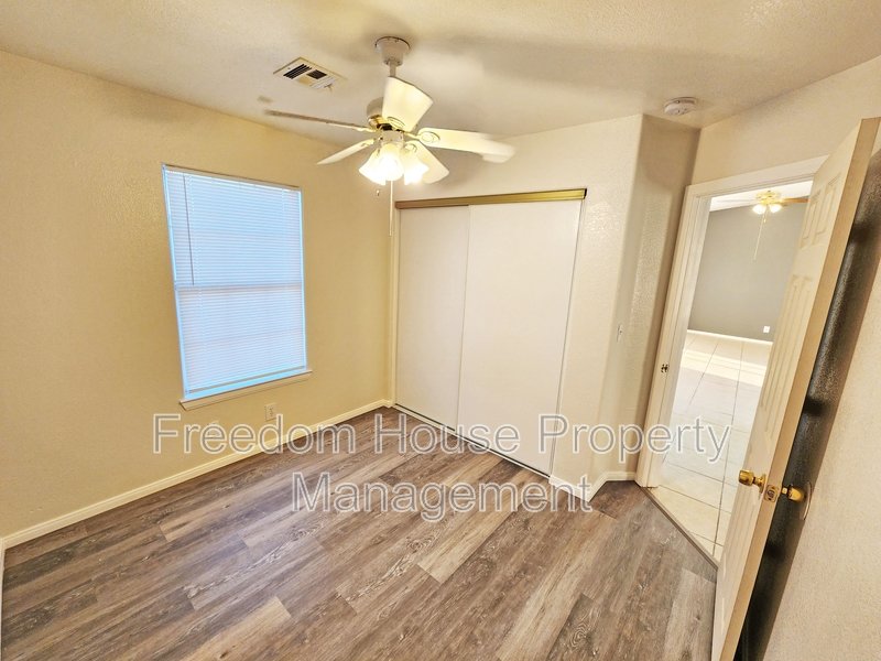 1381 Ogallala D property image