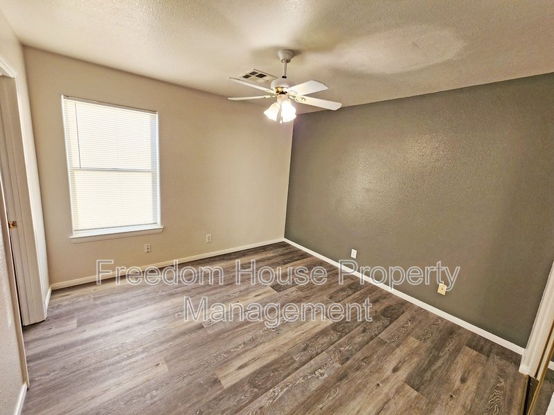 1381 Ogallala D property image
