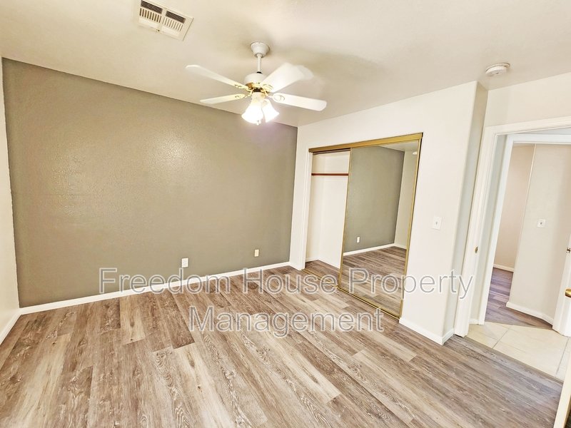 1381 Ogallala D property image