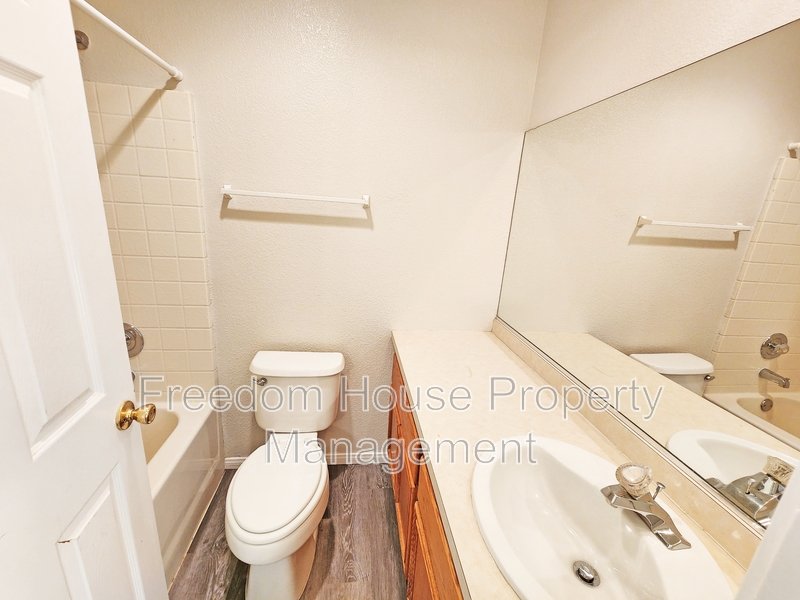 1381 Ogallala D property image