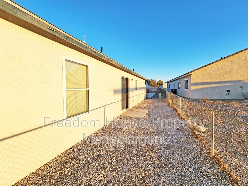 1381 Ogallala D property image