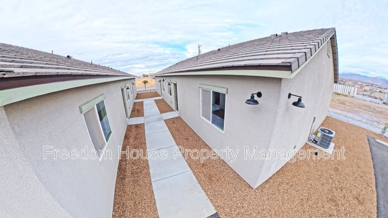 1340 Arrowhead Street - 3 property image