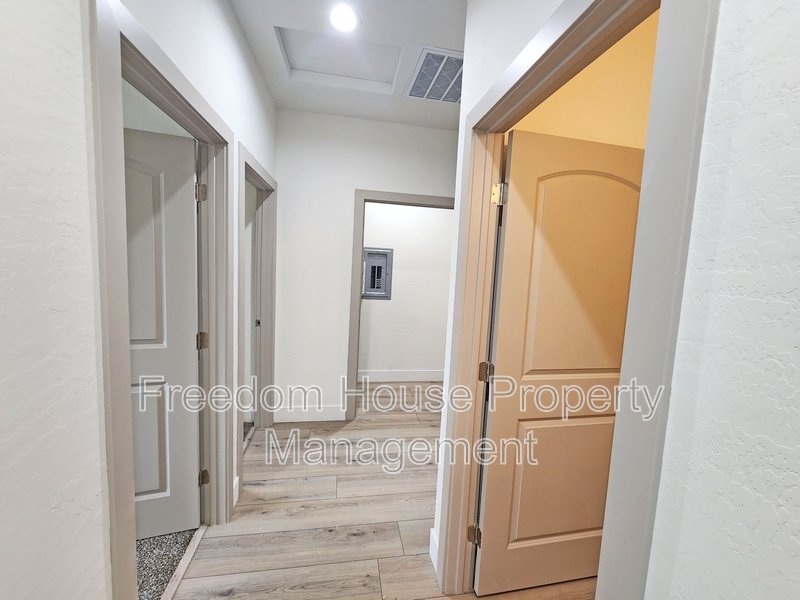 1340 Arrowhead Street - 3 property image