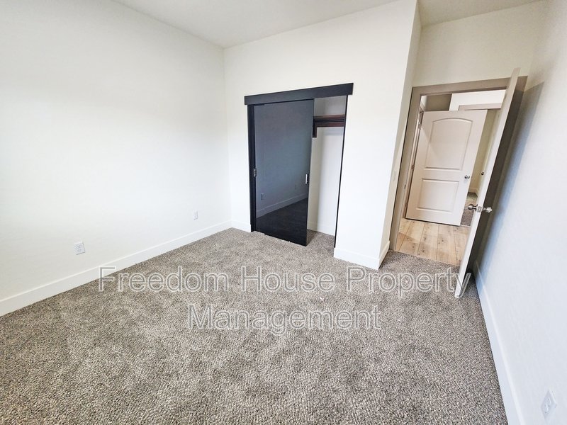 1340 Arrowhead Street - 3 property image