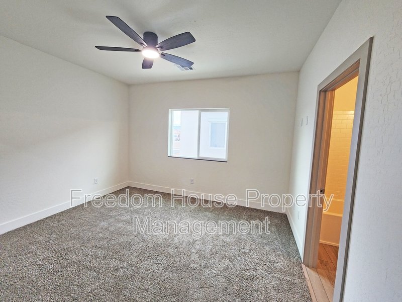 1340 Arrowhead Street - 3 property image