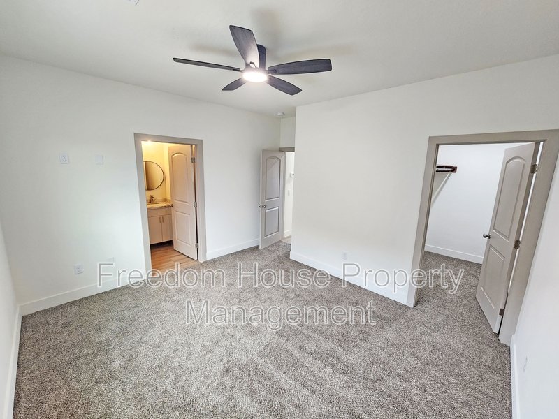 1340 Arrowhead Street - 3 property image