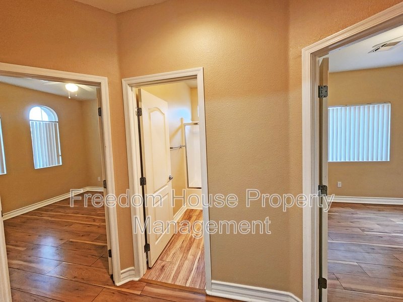 5561 Carrara Pointe Street property image